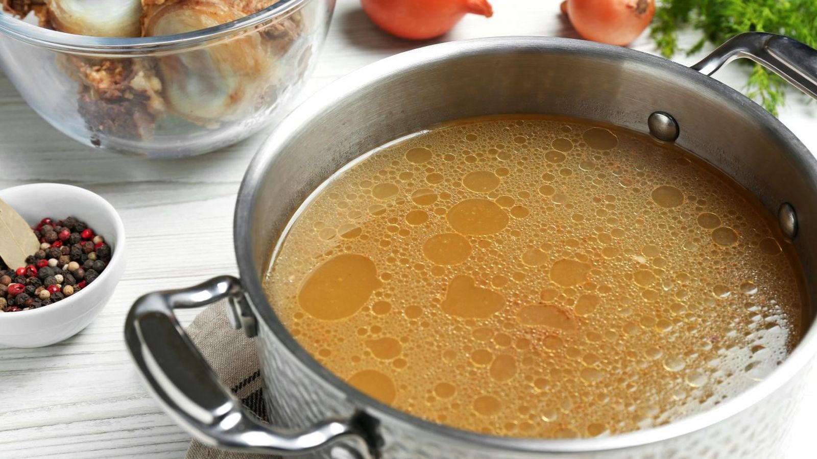 Caldo de huesos casero