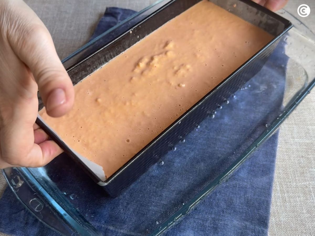 Hornear el pastel de pescado al baño maría