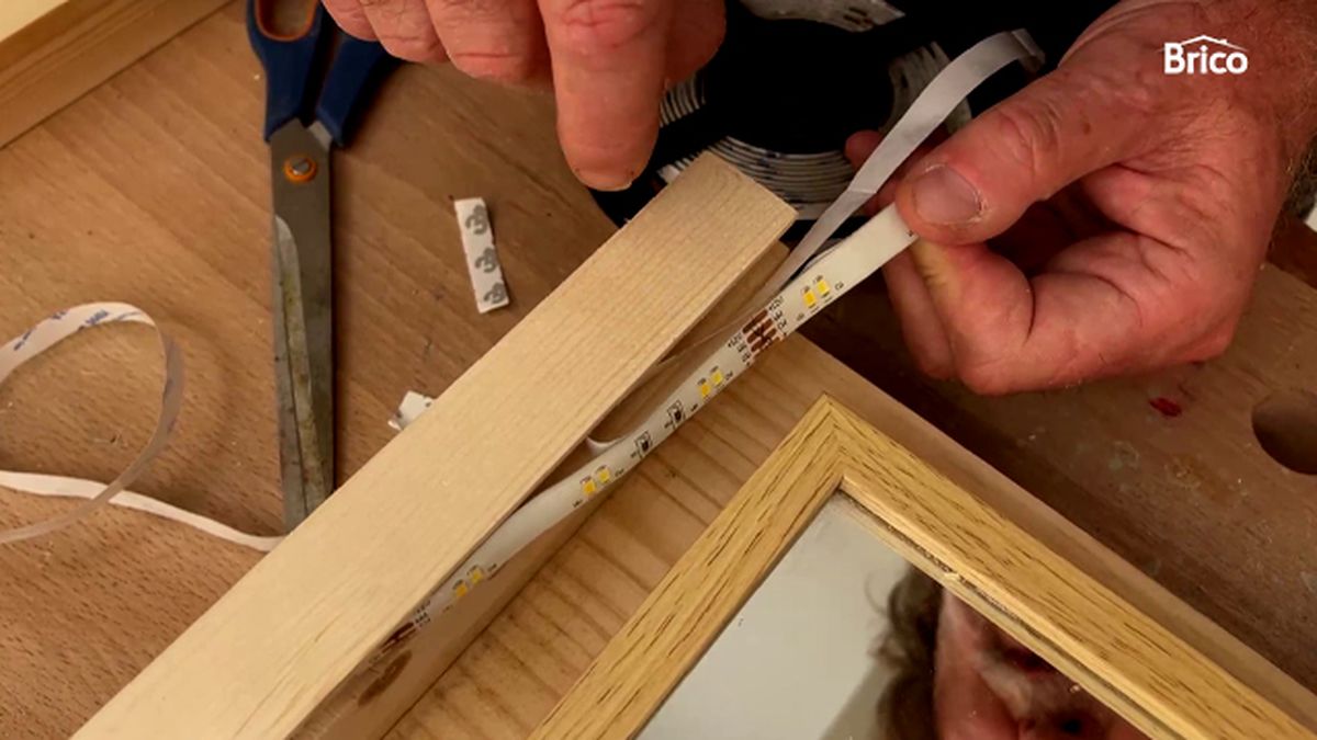 Bricomania 38 tocador maquillaje con luz paso 10