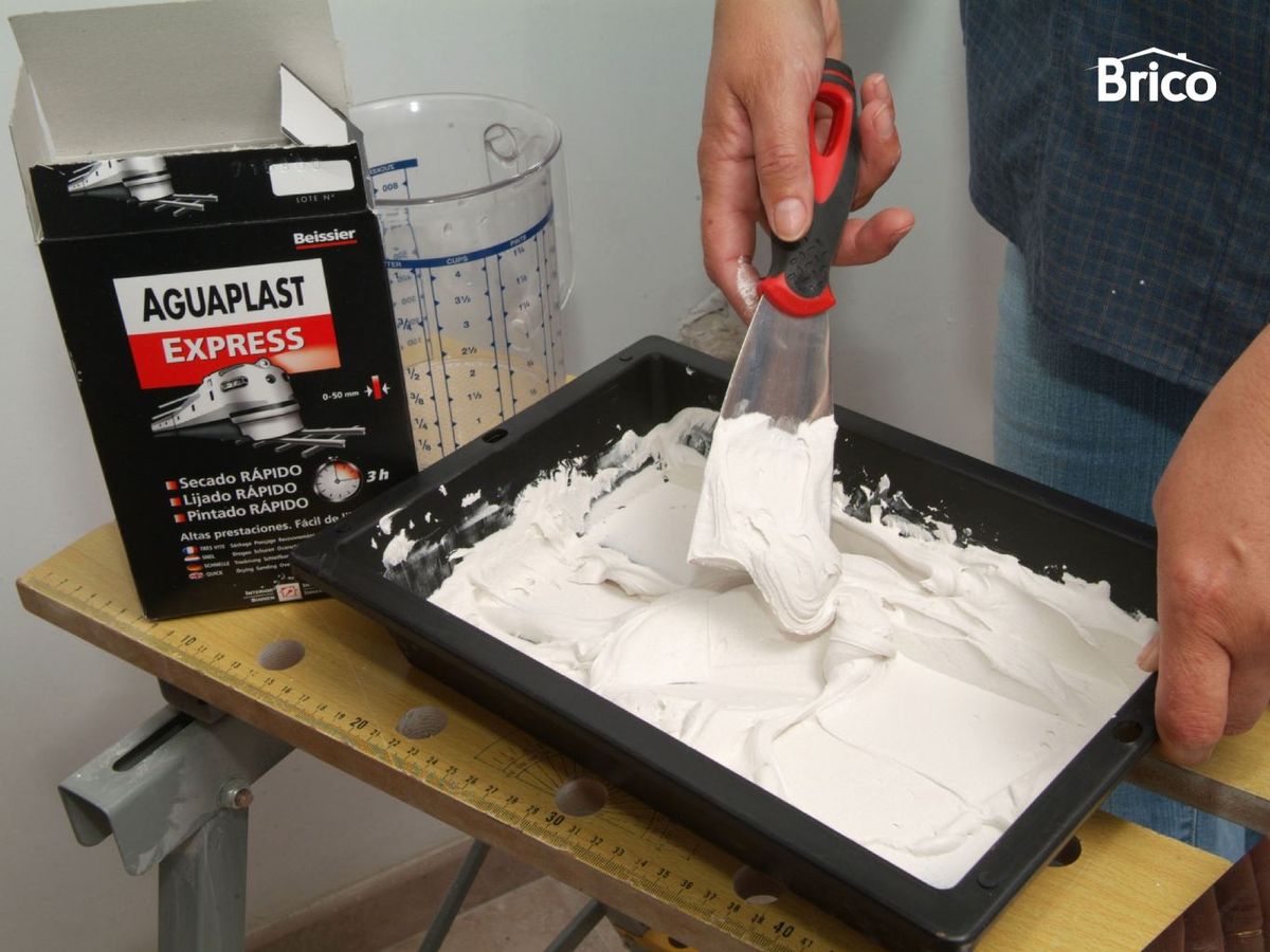 Cómo arreglar una grieta en el techo