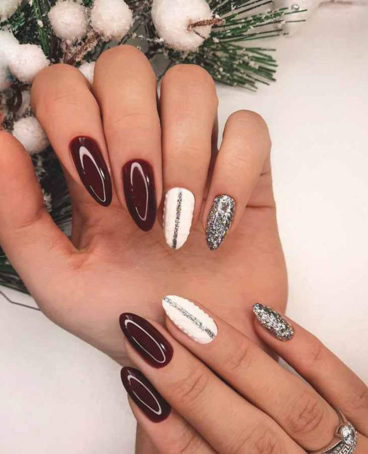 Uñas de Navidad elegantes y coloridas