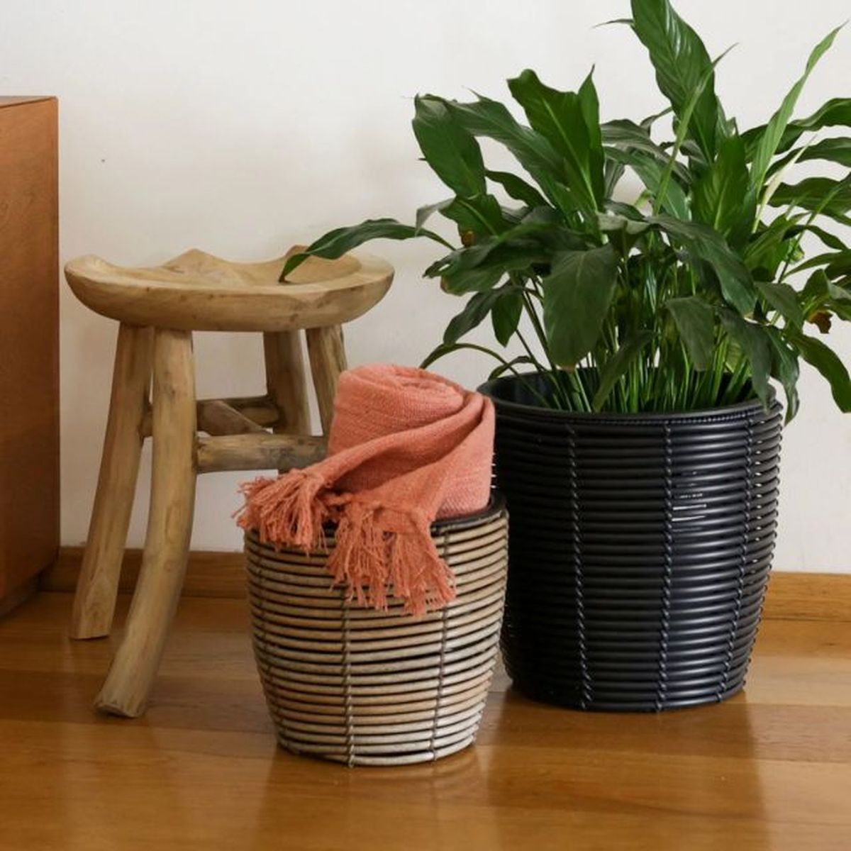 macetero de poliratan negro maisonsdumonde