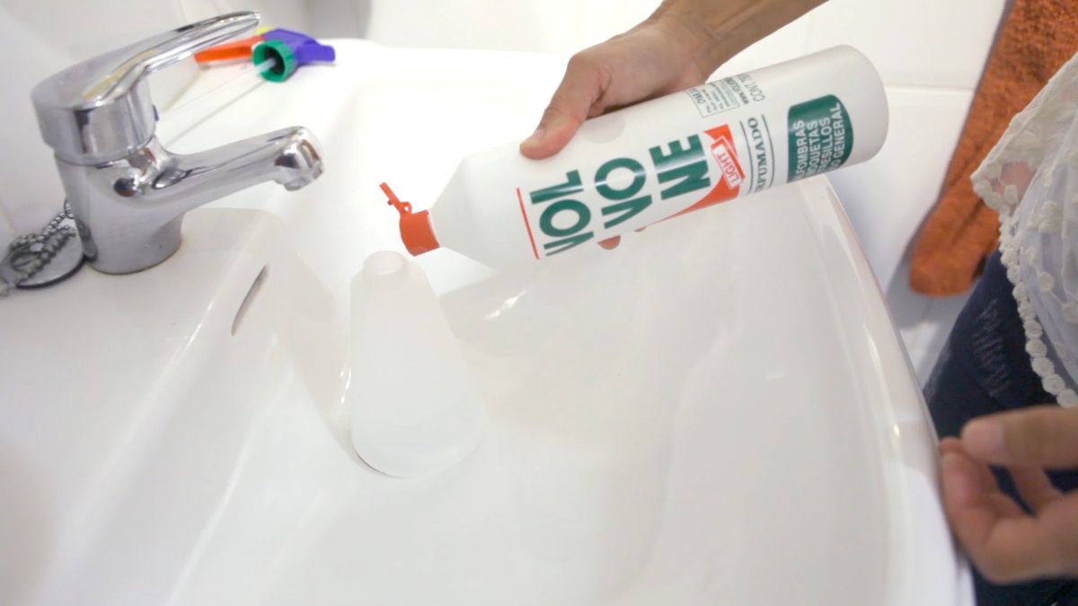 6 como limpiar tapiceria coche volvone light paso 3