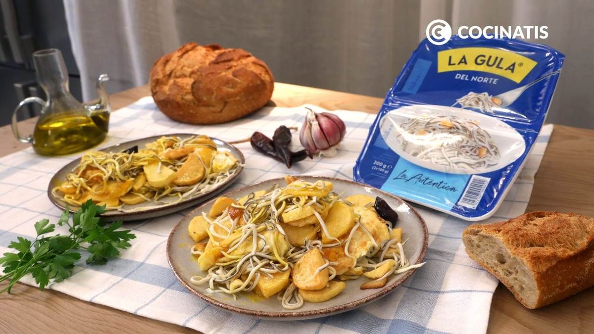 receta huevos rotos con gulas paso 5