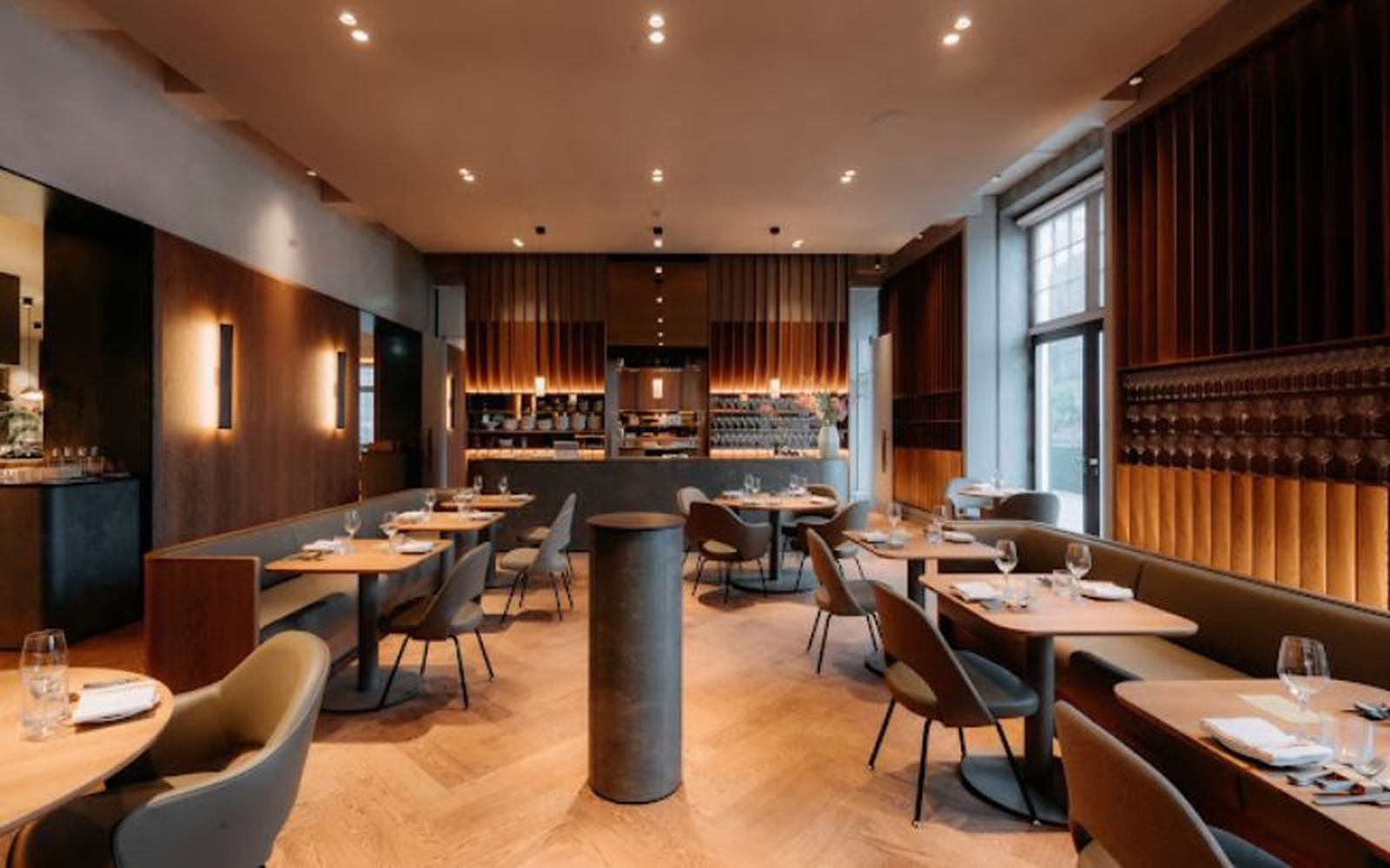El restaurante Rijks ofrece una experiencia gastronómica en el Rijksmuseum de Amsterdam / Foto. Rijks El restaurante Rijks ofrece una experiencia gastronómica en el Rijksmuseum de Amsterdam / Foto. Rijks