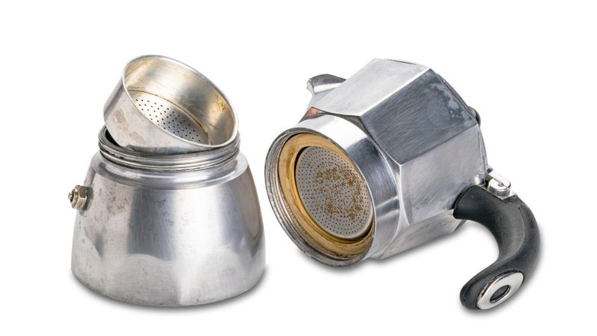 Distintas partes de la cafetera italiana