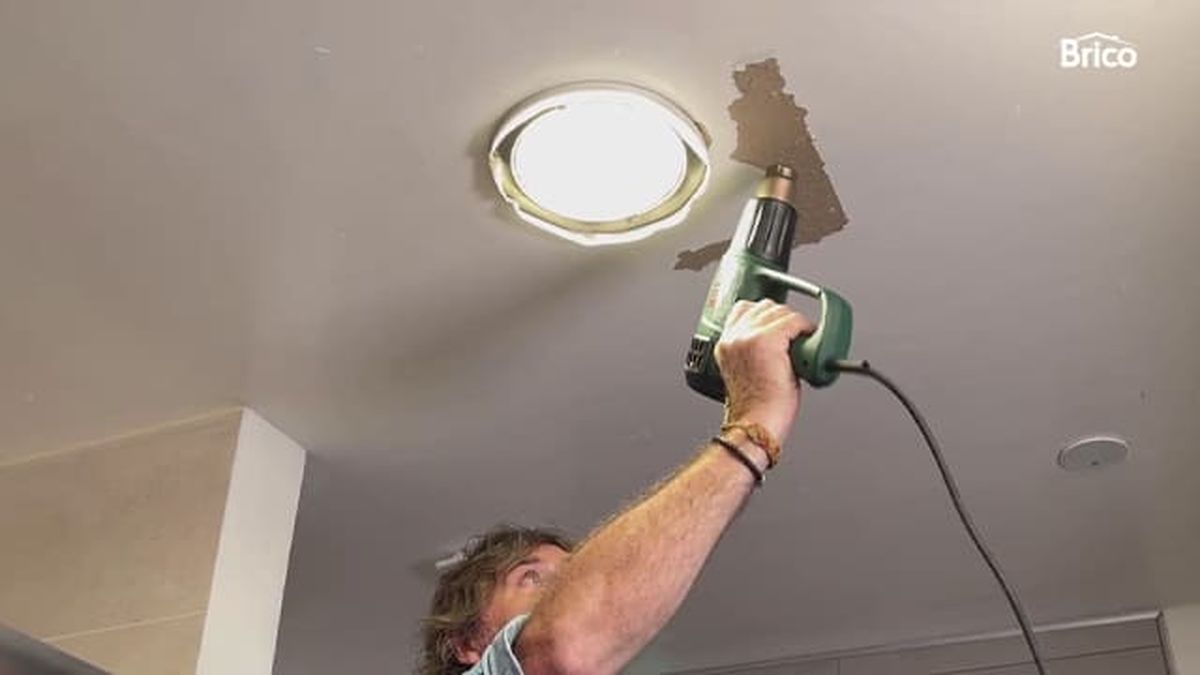 arreglar techo bano humedad desconchado paso 2