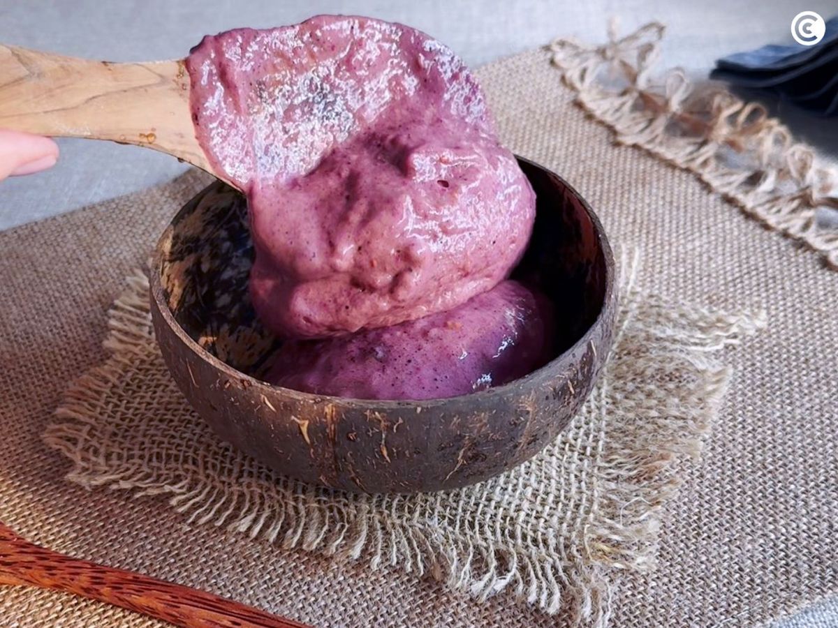 Rellenar el bowl con el puré de açaí