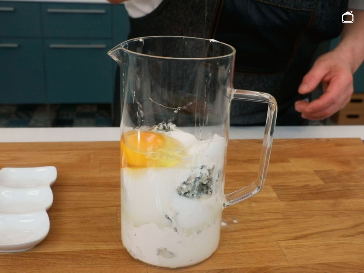 Bate todos los ingredientes con la batidora