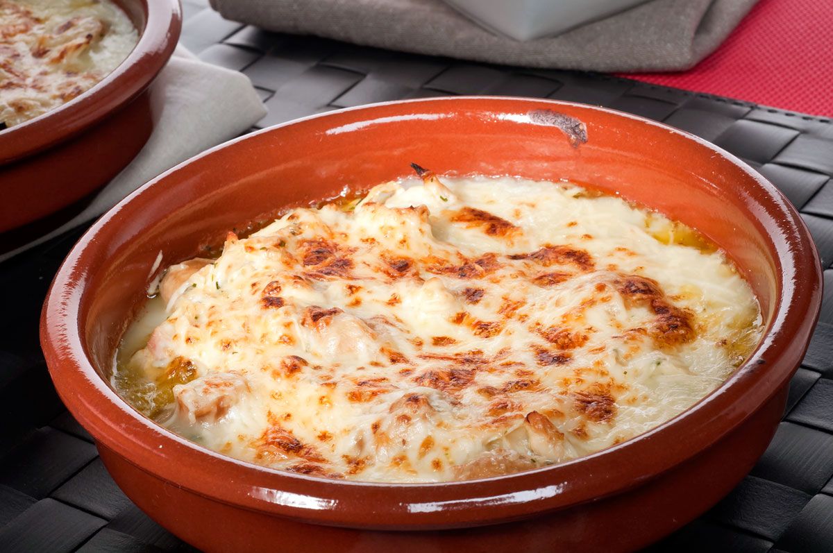 1310 Cazuelitas gratinadas de pollo y champiñones (494) xl