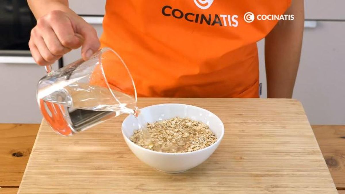 Hidratamos la avena con agua