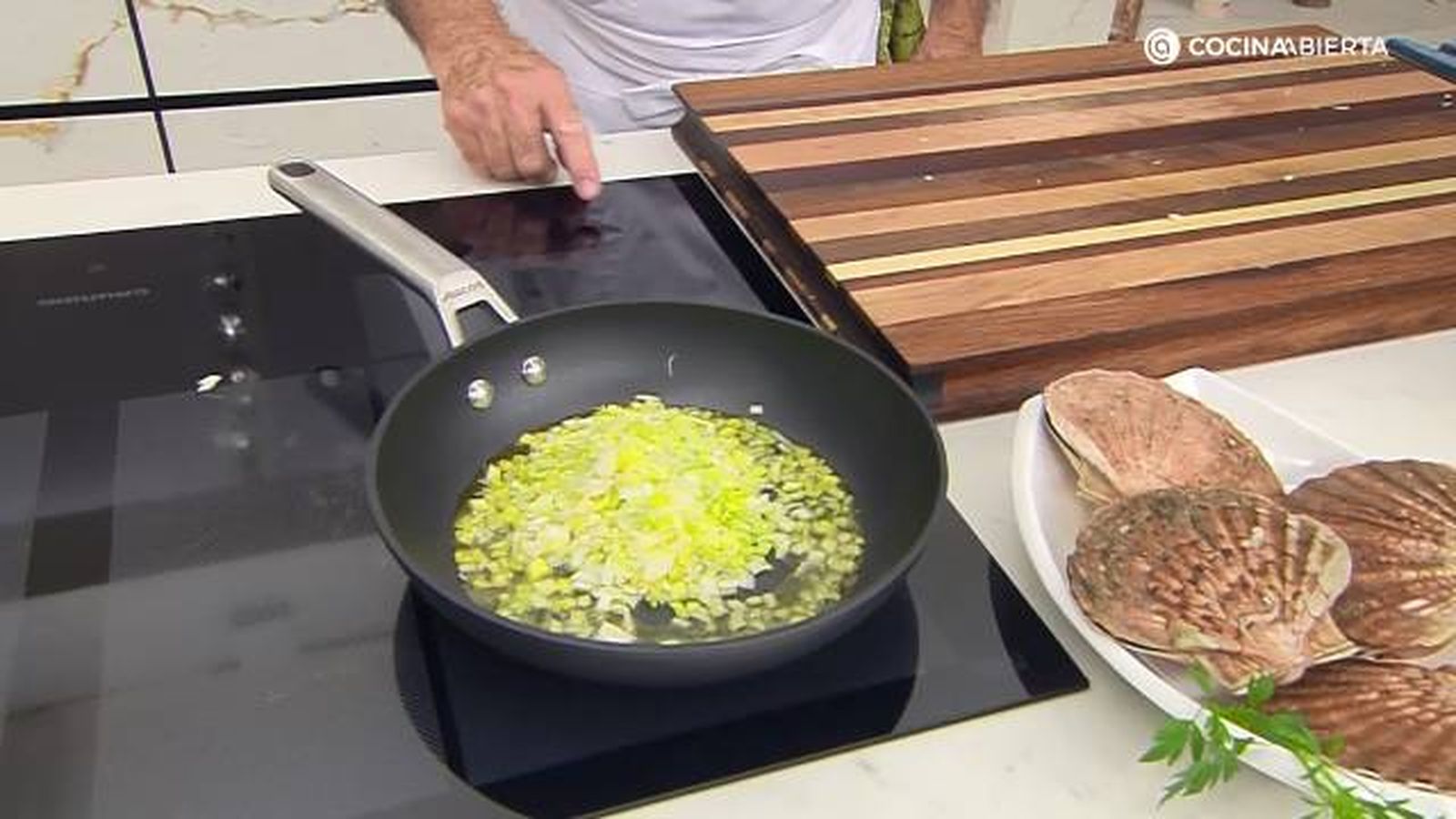 KARL7162 Vieiras gratinadas paso 1 KARL7162 Vieiras gratinadas paso 1