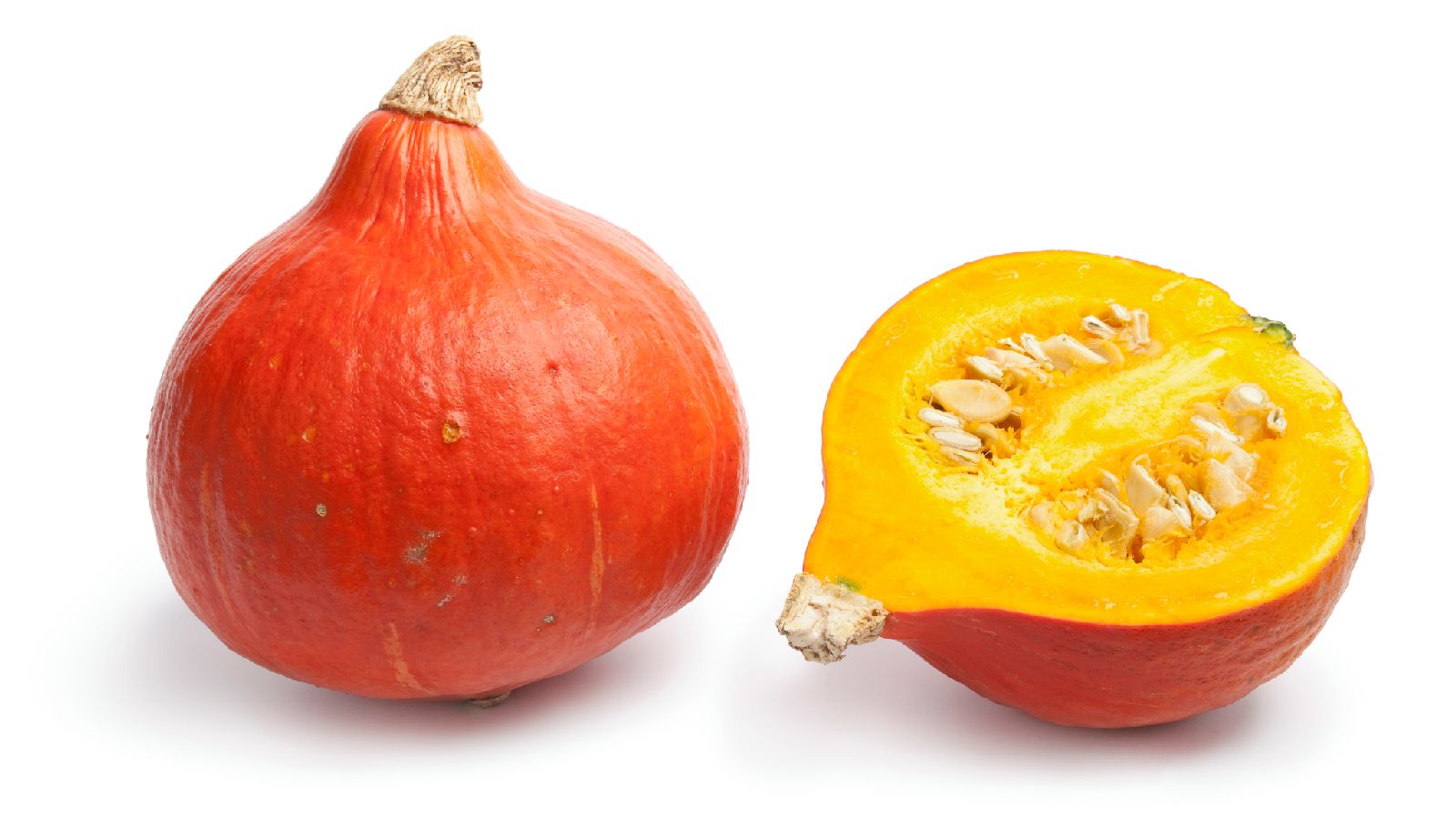 La calabaza hokkaido es pequeña, redondeada y de corteza fina