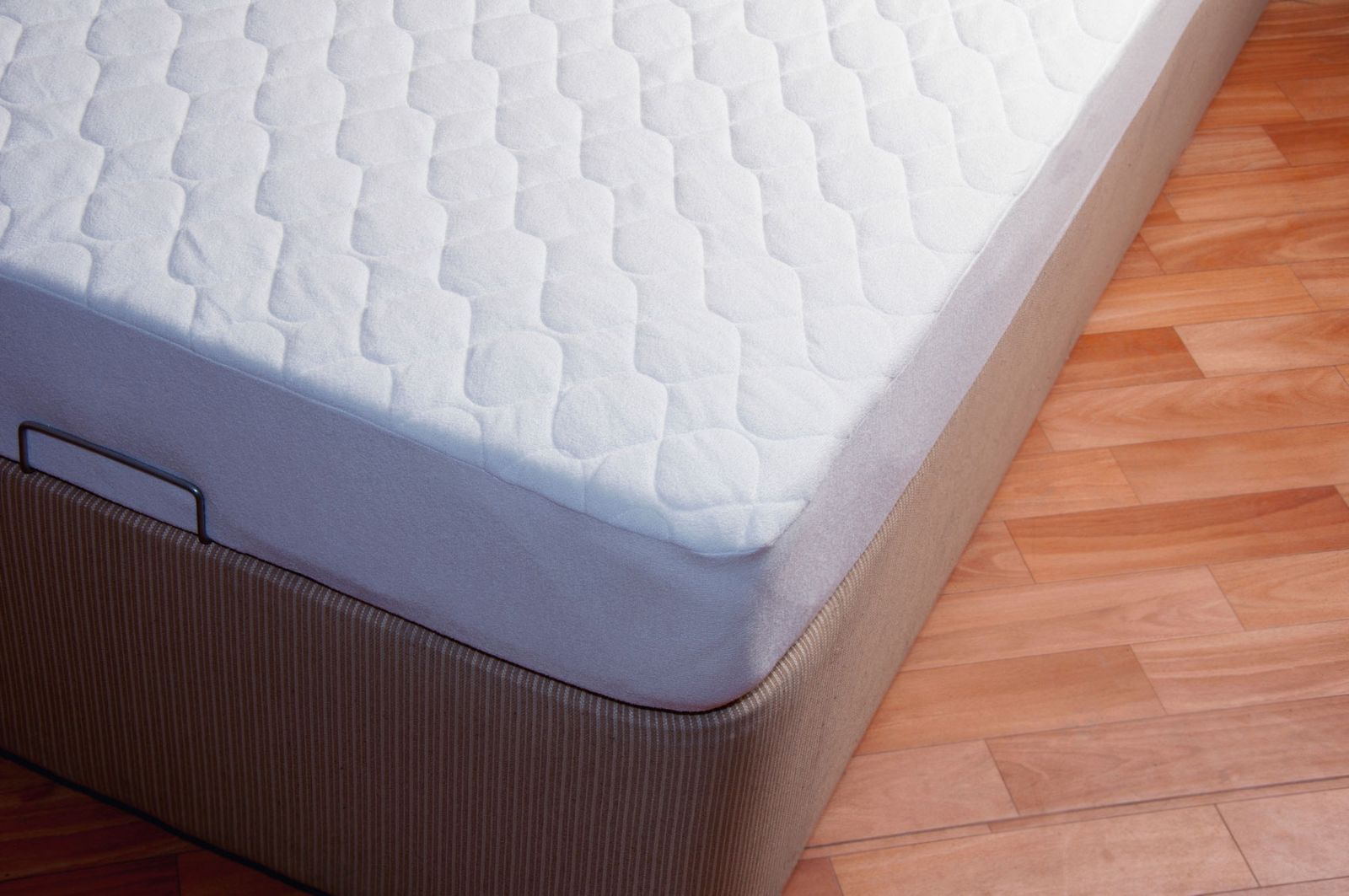 Cómo hacer que el dormitorio parezca más grande muebles 1 Cómo hacer que el dormitorio parezca más grande muebles 1
