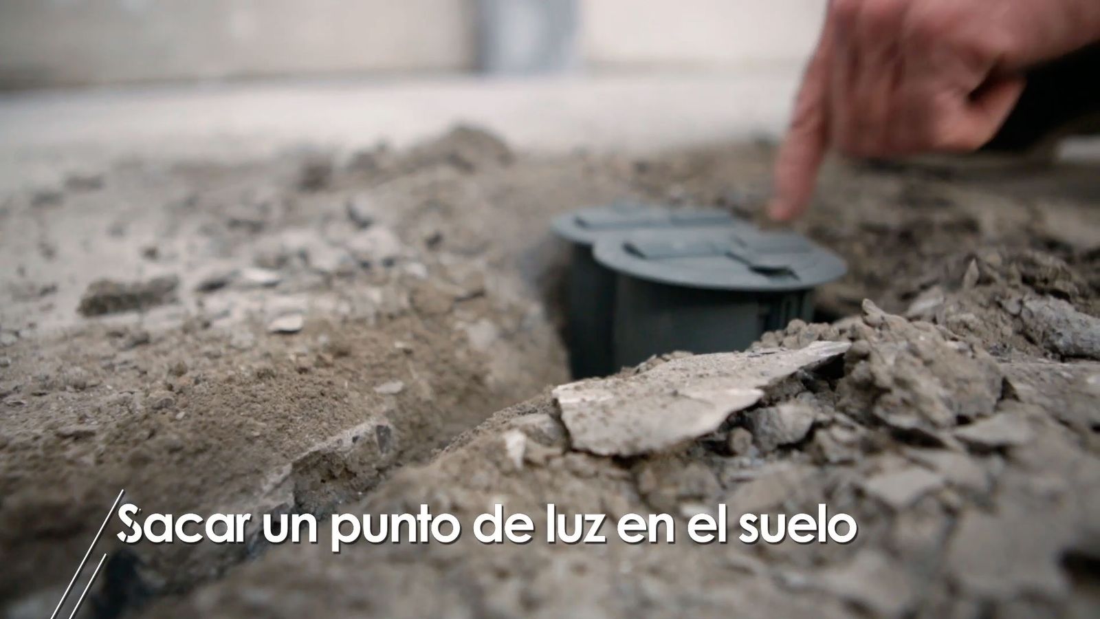 Cómo sacar un punto de luz en el suelo paso 5 Cómo sacar un punto de luz en el suelo paso 5