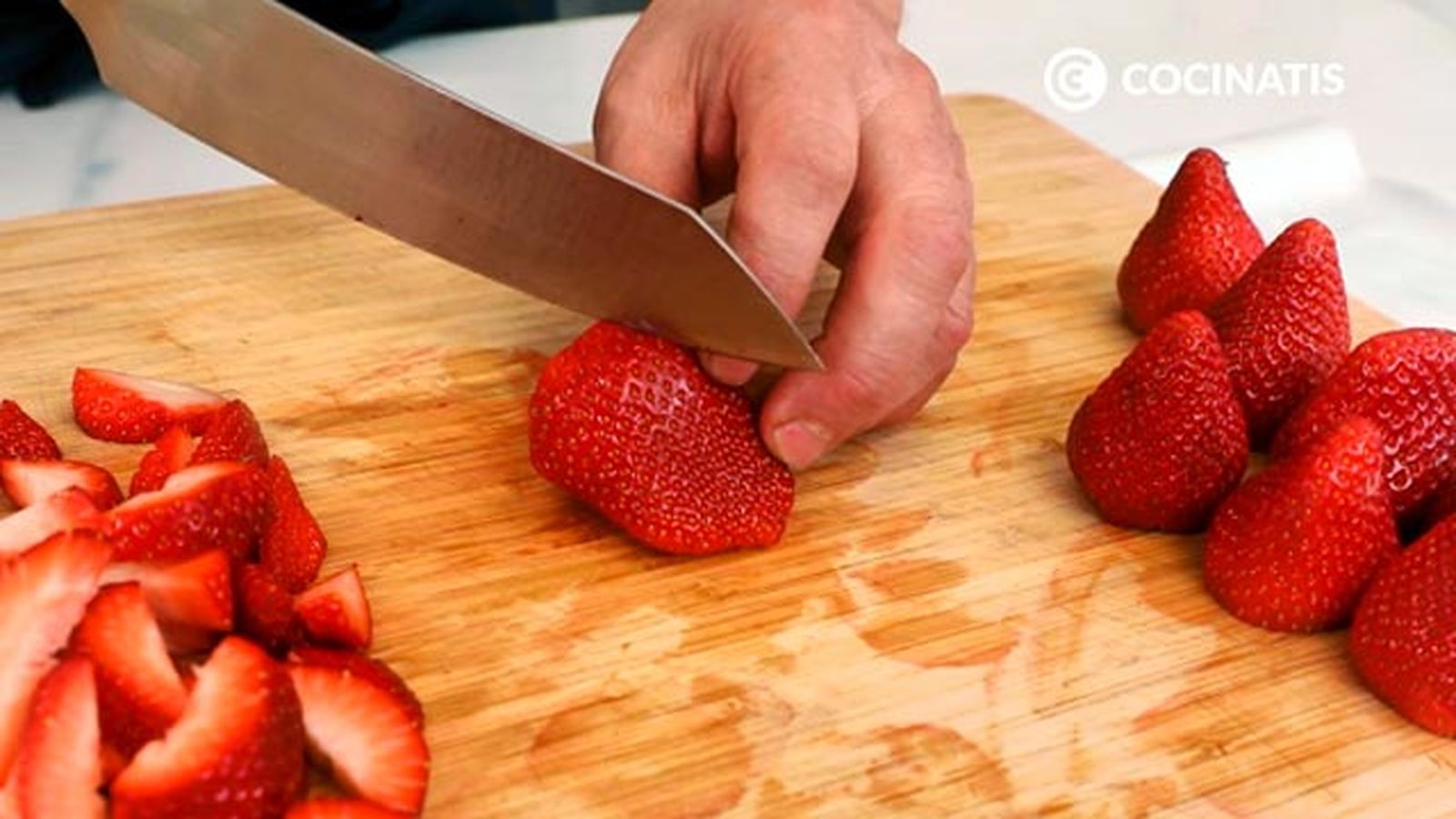 Receta de gazpacho de fresas paso 3 Receta de gazpacho de fresas paso 3