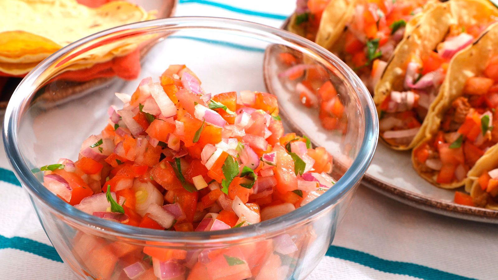 Revuelve bien y a disfrutar Cómo hacer salsa de pico de gallo Paso 5