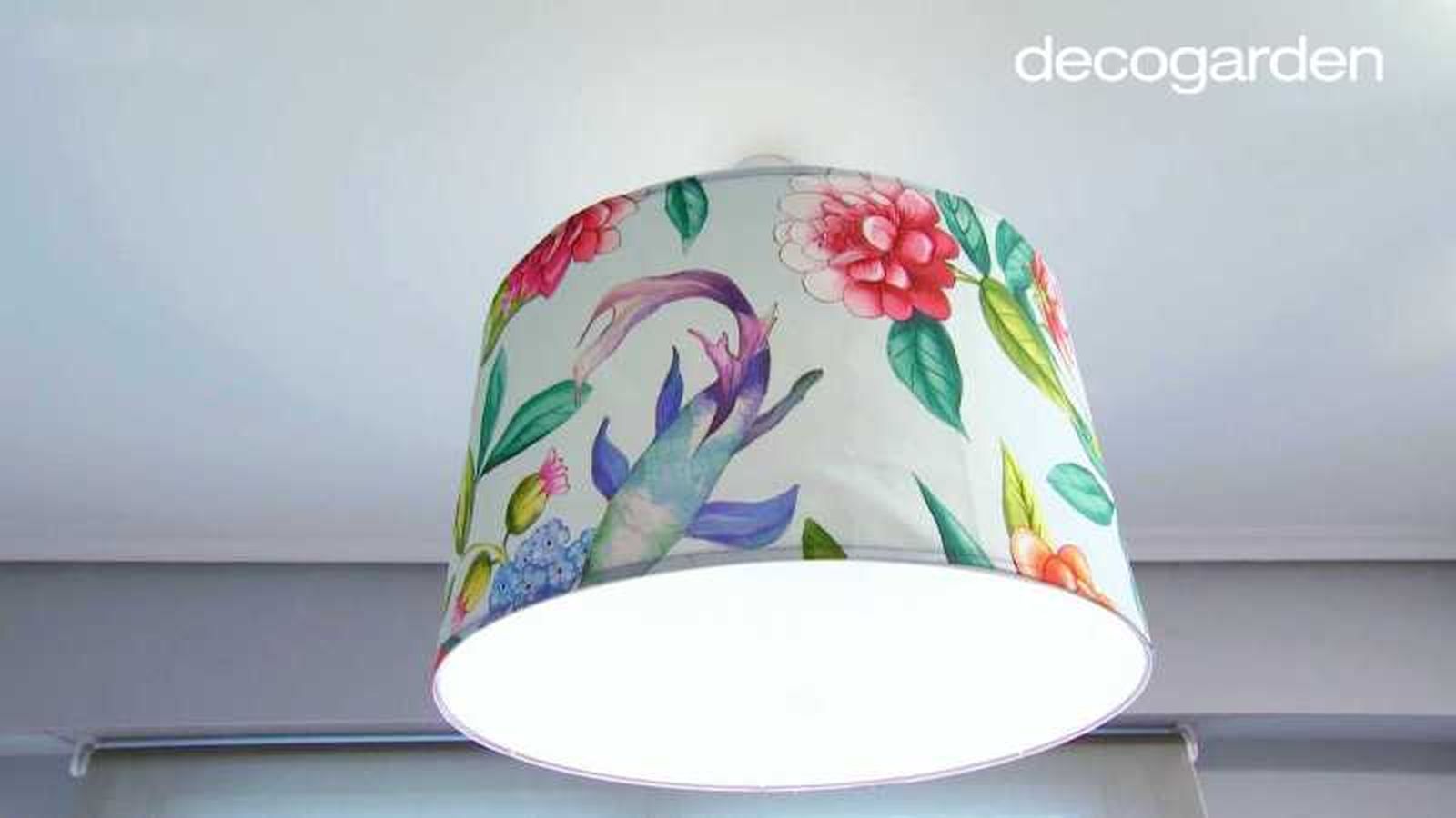 Pantalla de lámpara personalizada con tela floral. Pantalla de lámpara personalizada con tela floral.