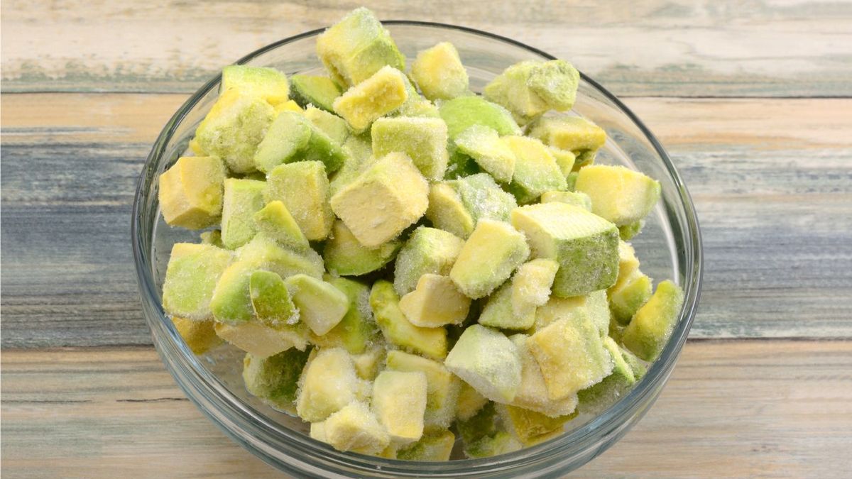 Aguacate congelado en dados