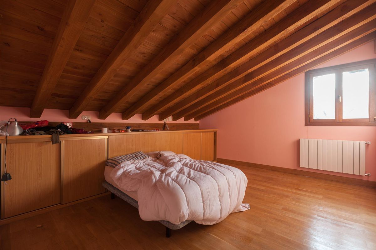 Decogarden 721 Dormitorio juvenil verde en buhardilla antes 1