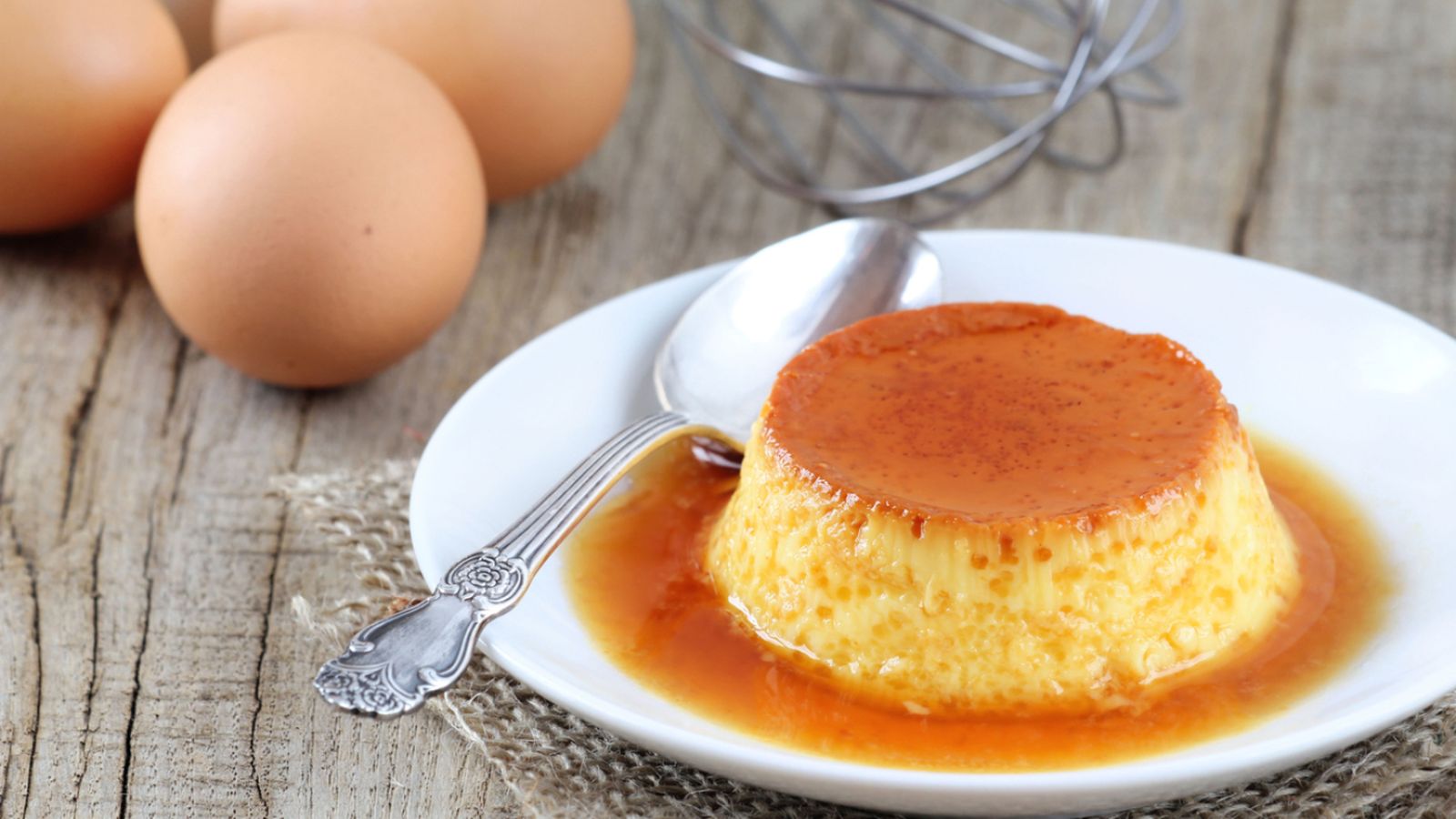 El flan huevo es un postre clásico del recetario familiar.