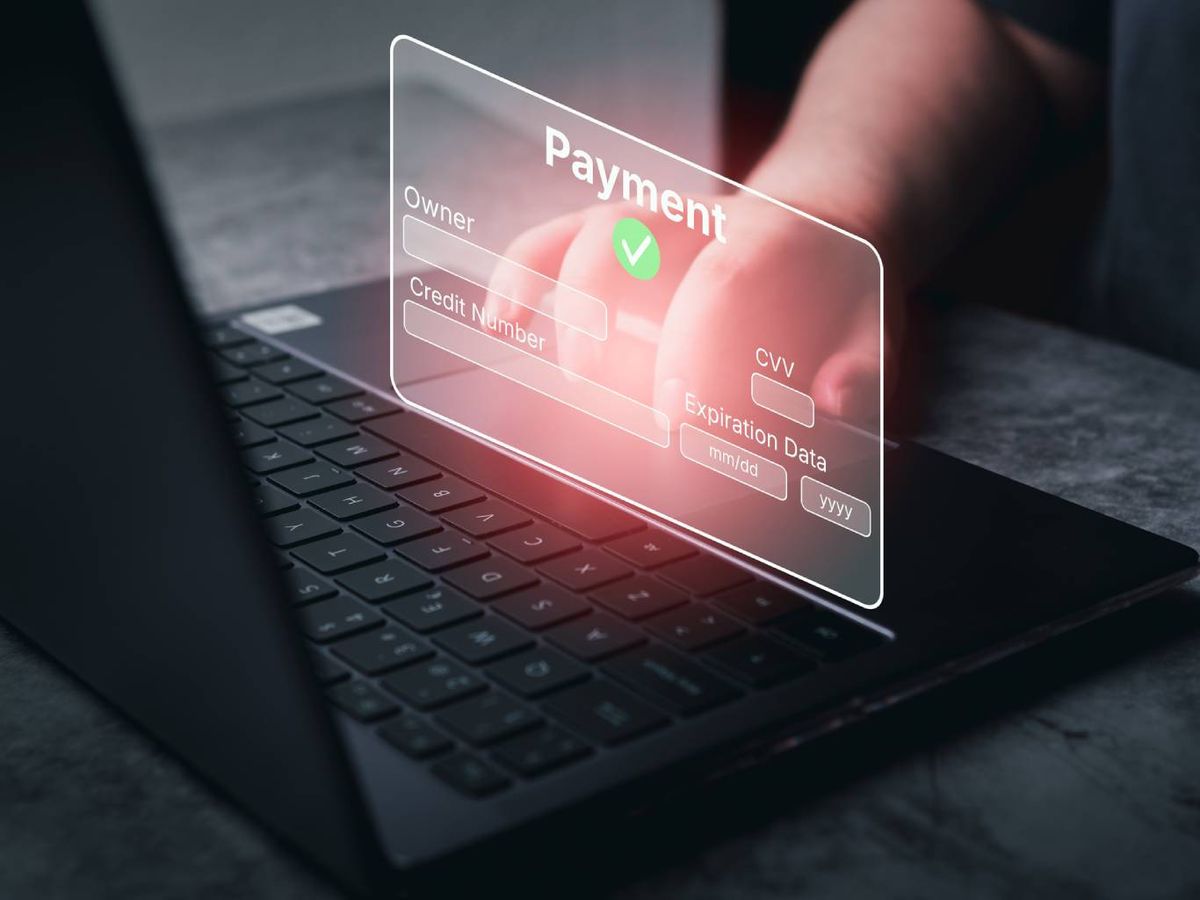 Los estafadores pueden grabar tu voz para luego usarla en otras llamadas.