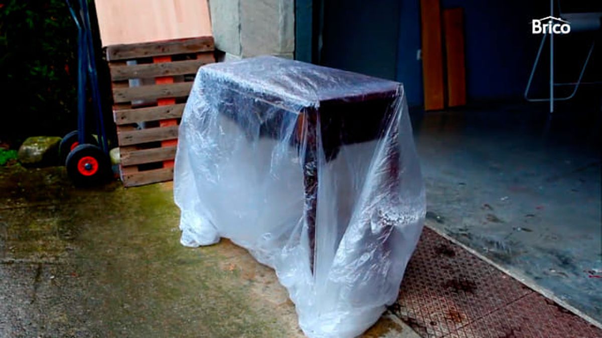 como pintar un mueble de madera de otro color 2