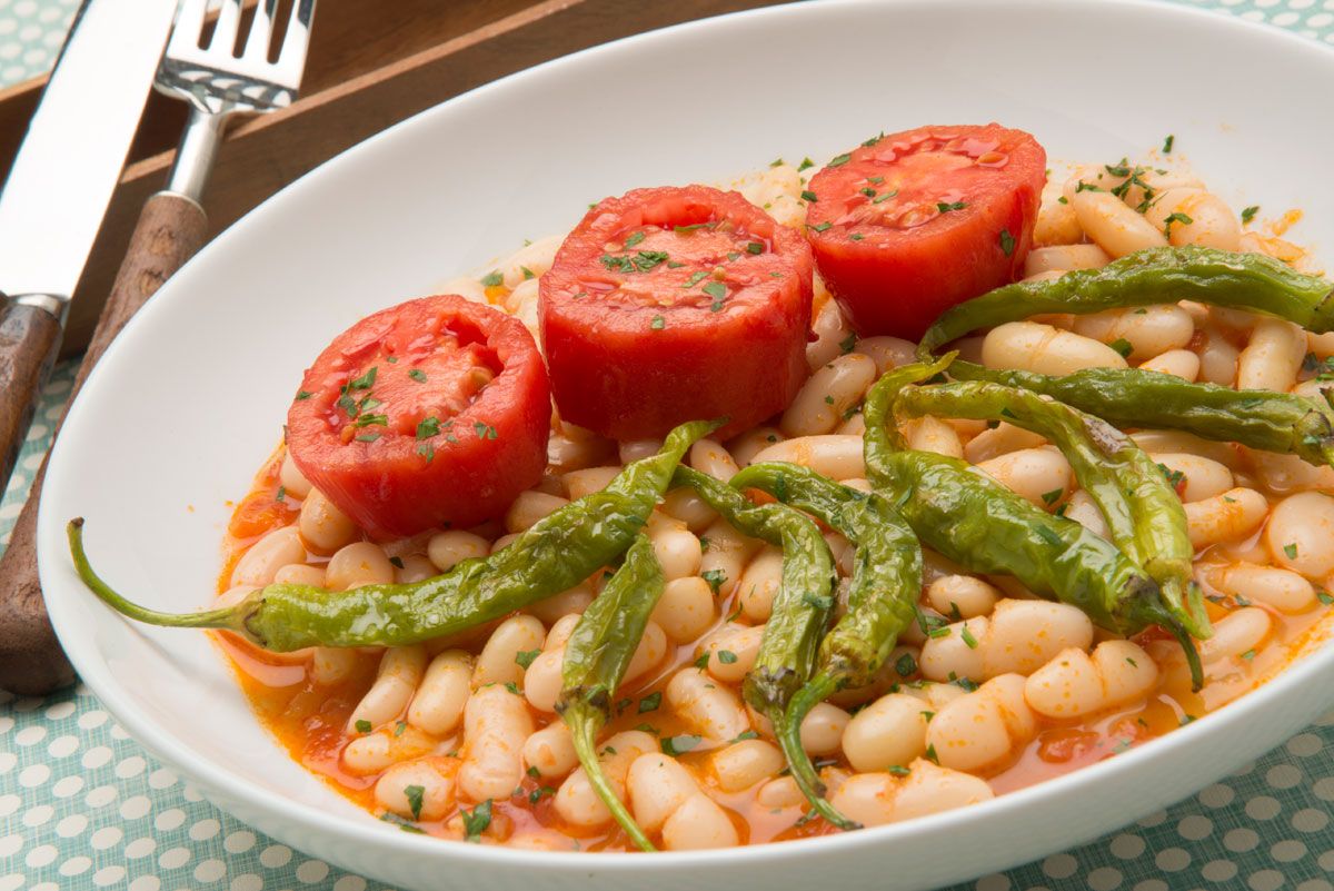 5413 Pochas con guindillas fritas y tomates asados (798) xl