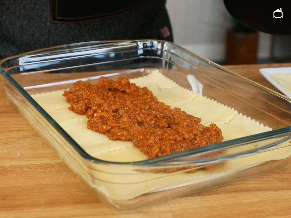 Monta el pasticho capa a capa