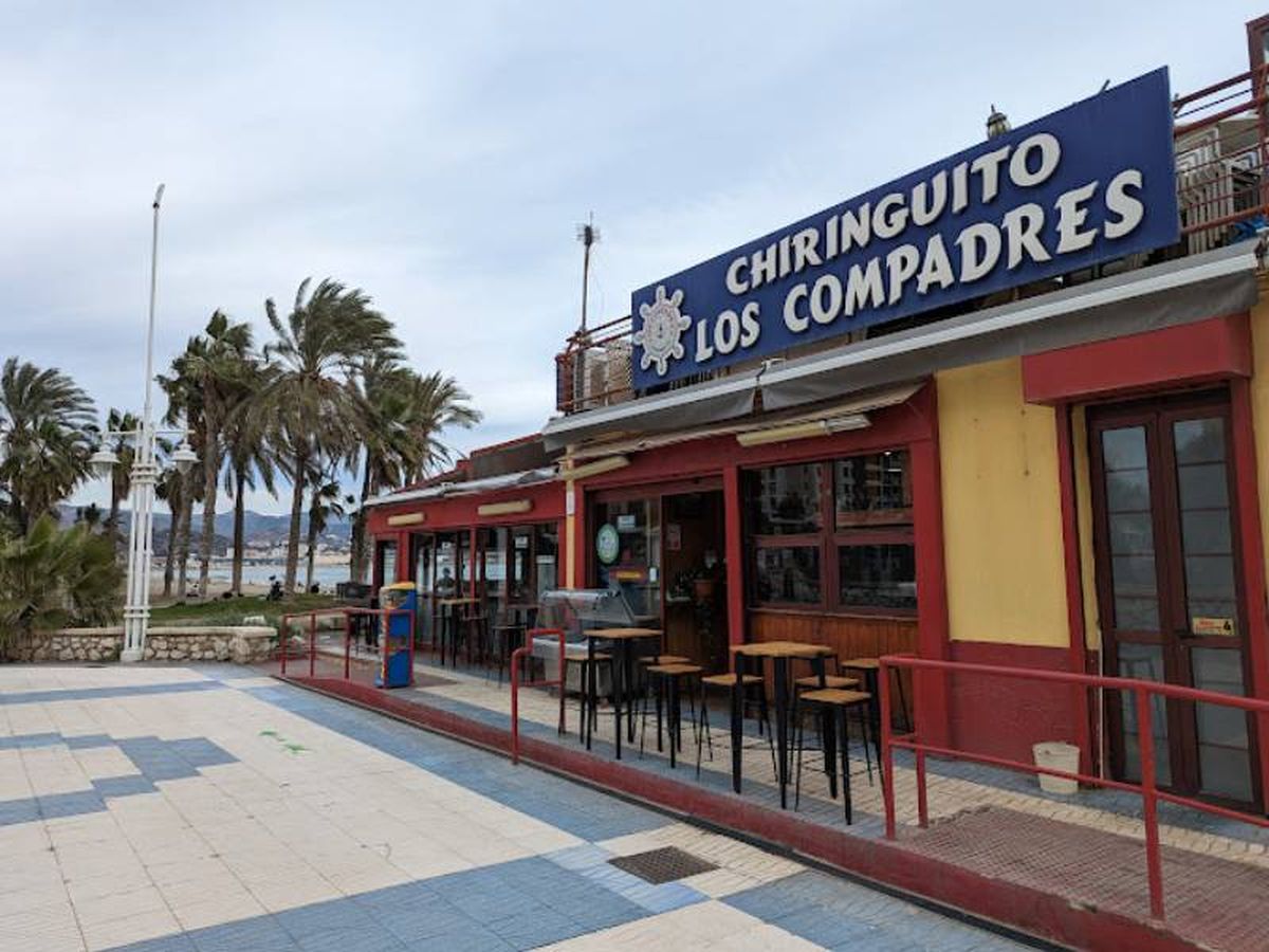 Chiringuito Los Compadres en Málaga para comer espetos de sardina