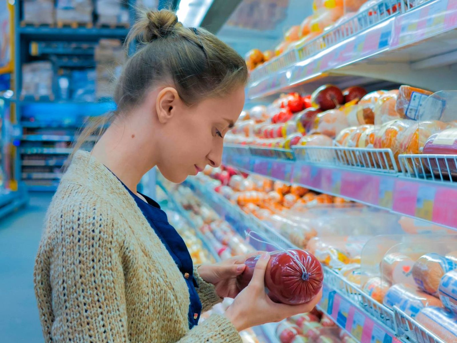 Muchos ingredientes y aditivos, señal de alerta de alimento ultraprocesado Muchos ingredientes y aditivos, señal de alerta de alimento ultraprocesado