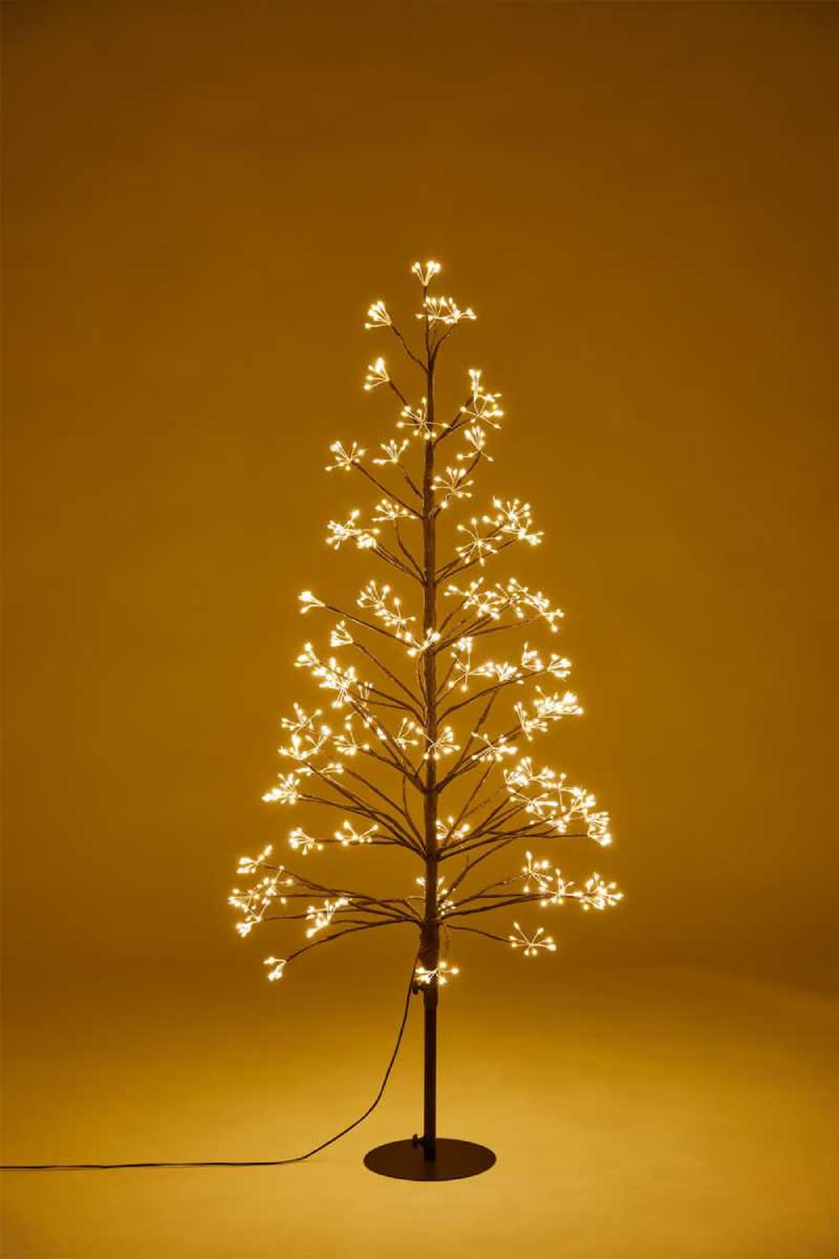 Árbol de Navidad de hierro con luces Dorvin.