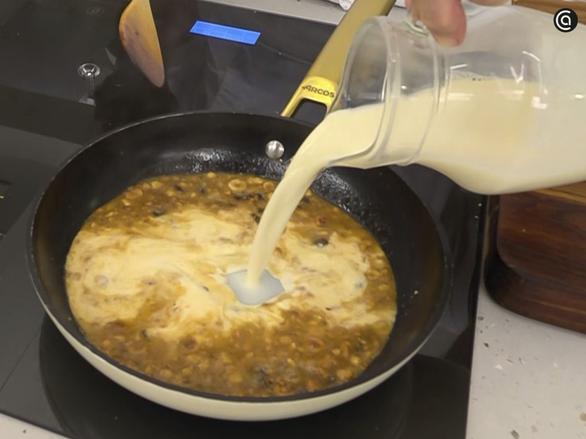 Agrega la leche evaporada