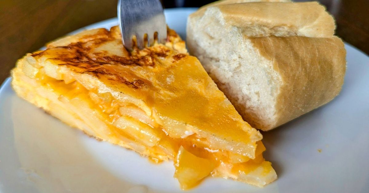 Poco Hecha ¿Tu tortilla poco hecha puede dar salmonella? Trucos para hacerla segura