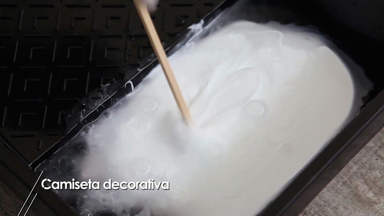 Camiseta decorativa para colgar en la pared paso 1