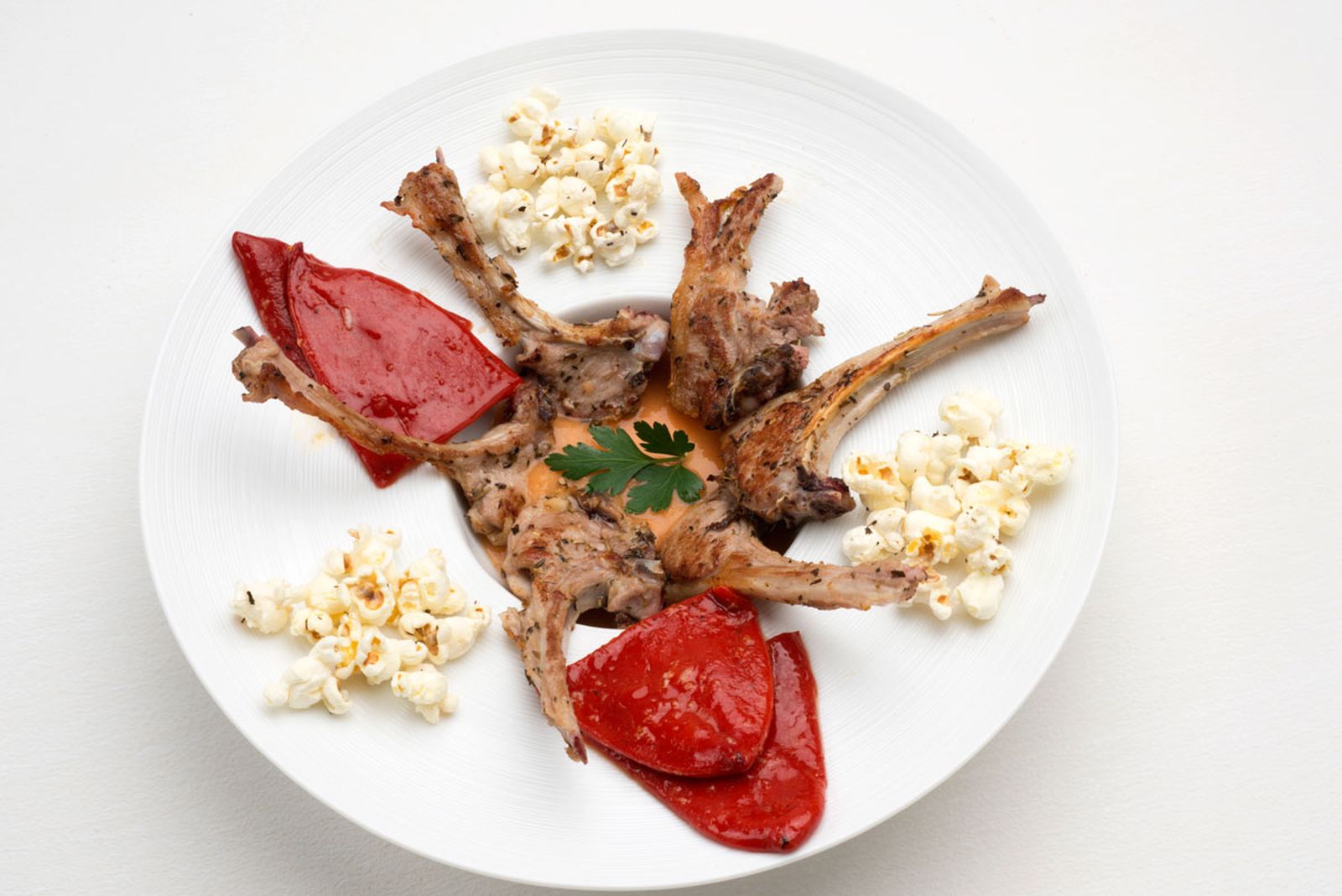5568 1 Chuletillas de cordero con pimientos del piquillo (953) editorial xl 5568 1 Chuletillas de cordero con pimientos del piquillo (953) editorial xl