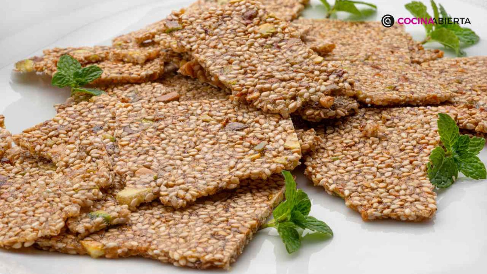 Guirlache de sésamo y pistachos, un dulce crujiente ideal para sorprender