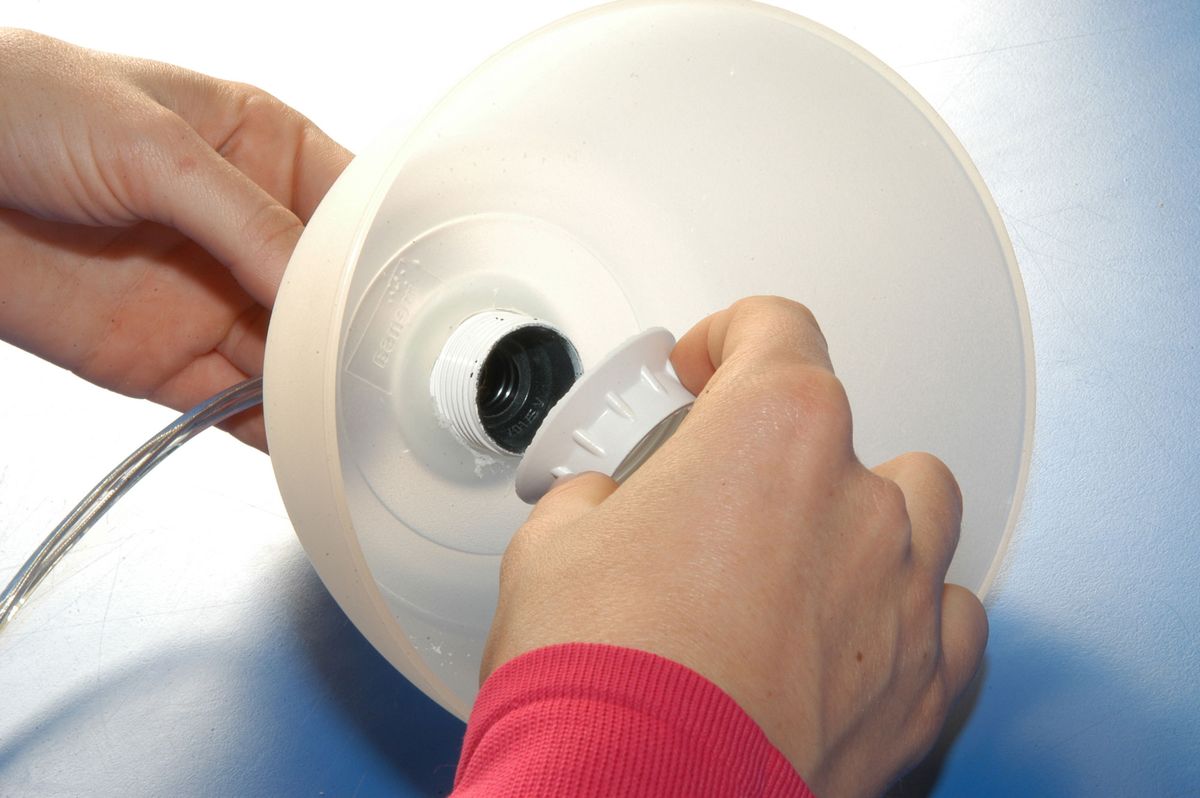 Lámpara de plástico paso 5