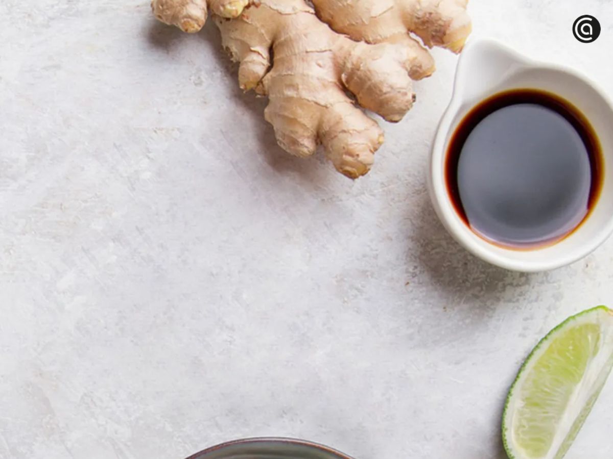 Un aliño de jengibre, lima y soja puede transformar cualquier ensalada en segundos.