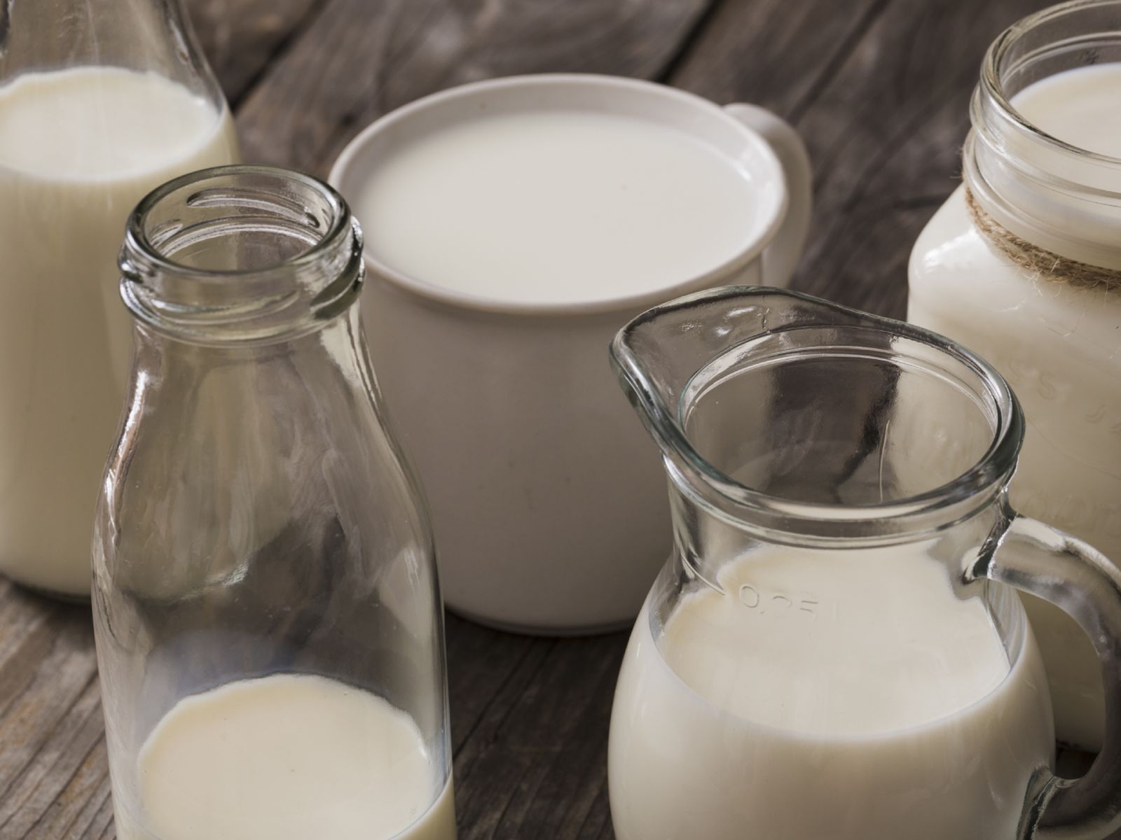 La leche entera fresca da como resultado un kéfir más cremoso y con mejor cuerpo. La leche entera fresca da como resultado un kéfir más cremoso y con mejor cuerpo.