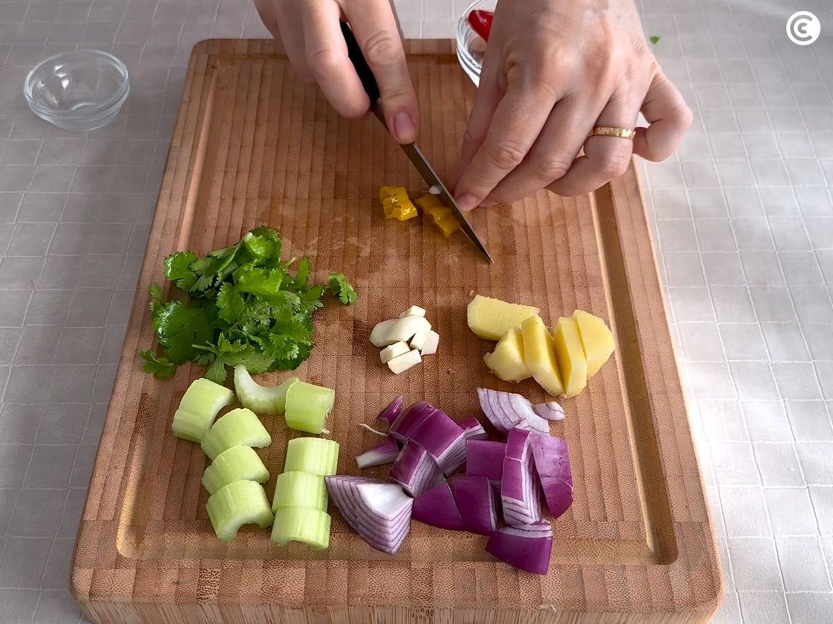 Preparar los ingredientes para la leche de tigre