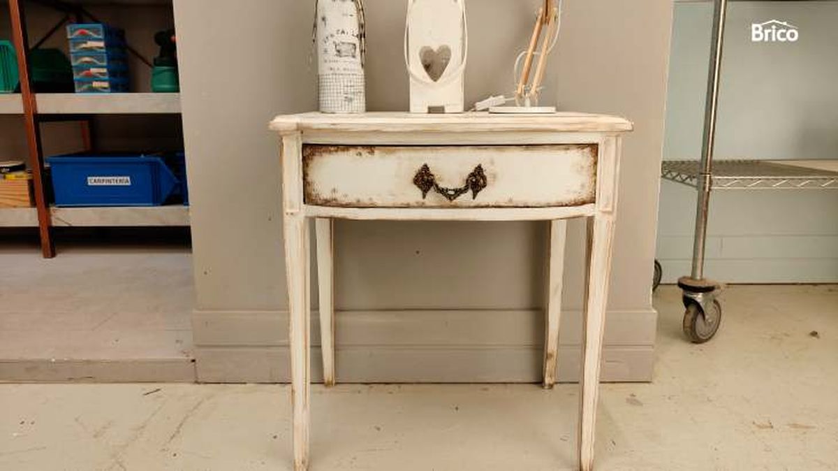 Bricomania 64 como pintar un mueble oscuro en blanco envejecido 4