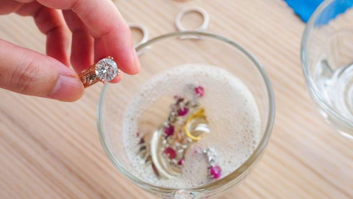 limpiar oro con agua y jabon