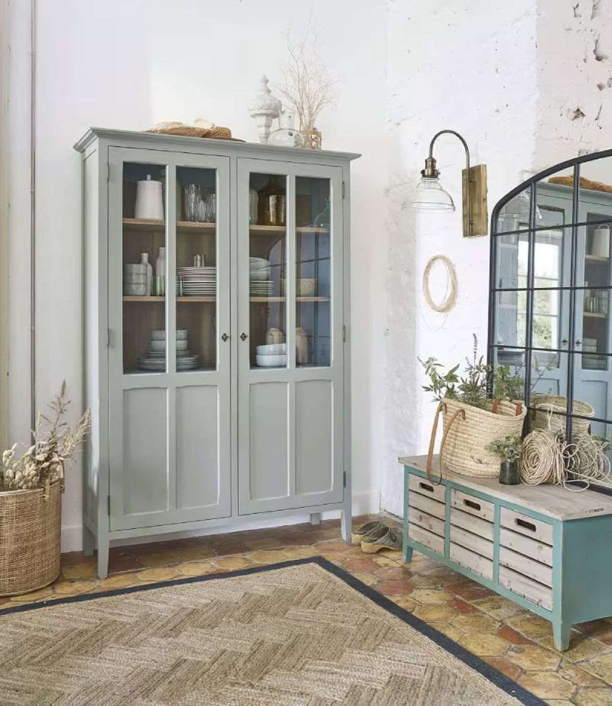 Mueble vajillero de estilo provenzal.