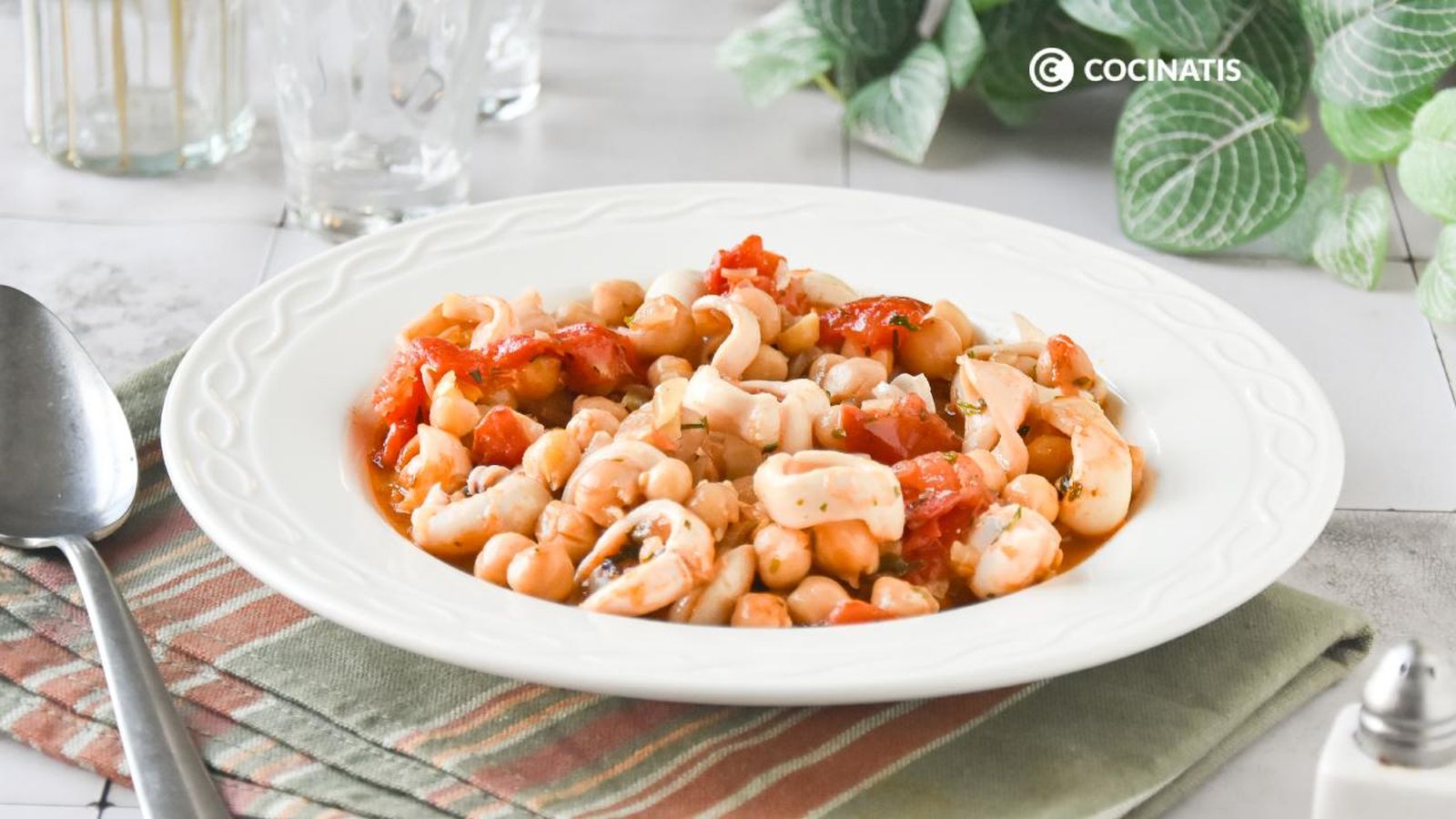 Garbanzos con calamares Garbanzos con calamares