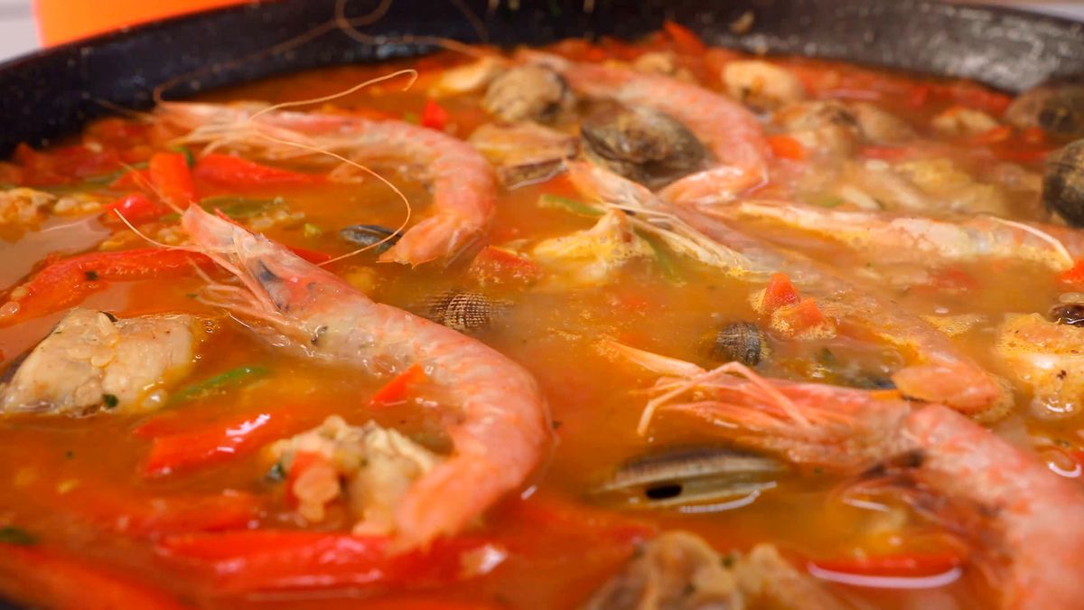 Receta de paella de pollo y marisco   paso 6