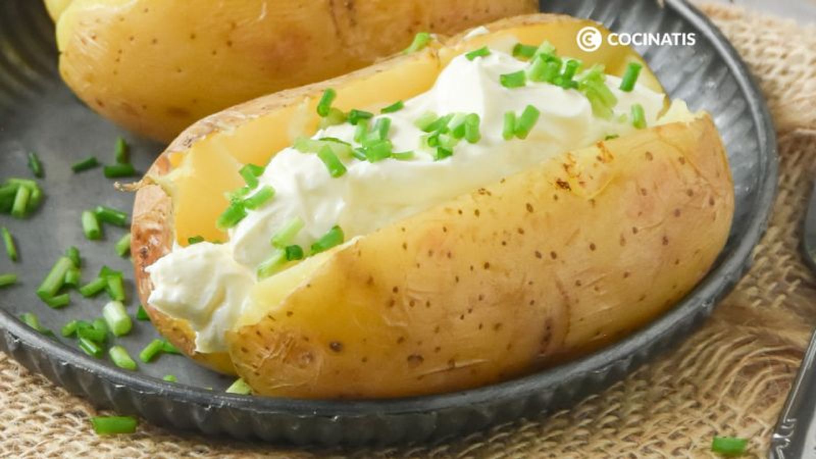 Patatas a la brasa rellenas Patatas a la brasa rellenas