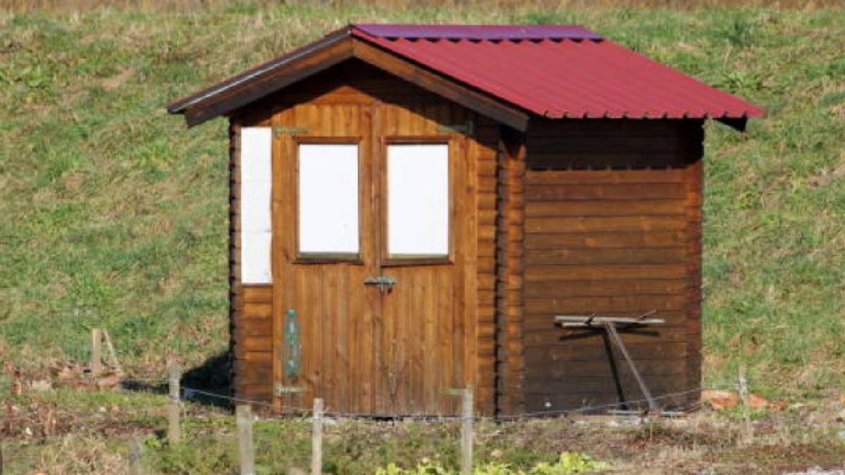 Caseta de jardín para guardar las herramientas
