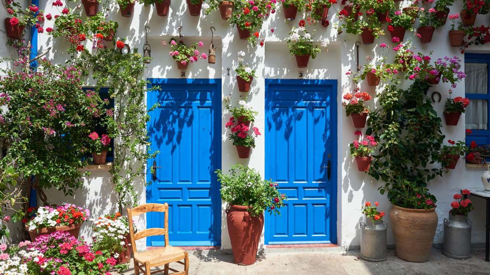 decorar patio andaluz pequeno