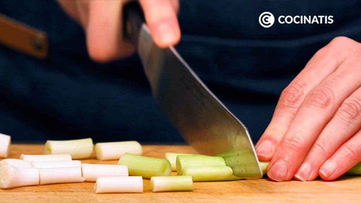 Receta de arroz con habas o habichuelas con boniato y ajos tiernos  paso 1